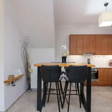 Ruvelis Private Pool 빌라 Fiolítis