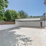 Ruvelis Private Pool Villa *