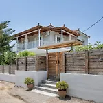 Ruvelis Private Pool