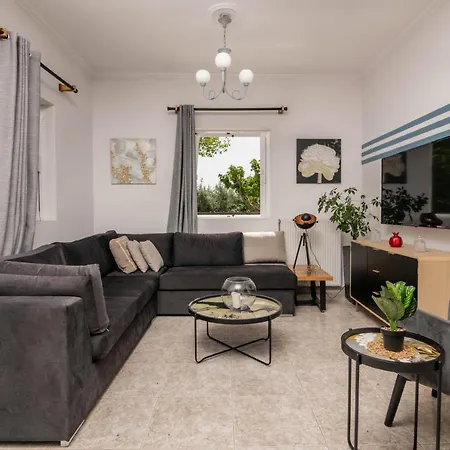 Ruvelis Private Pool Fiolítis