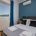 Ruvelis Private Pool Villa