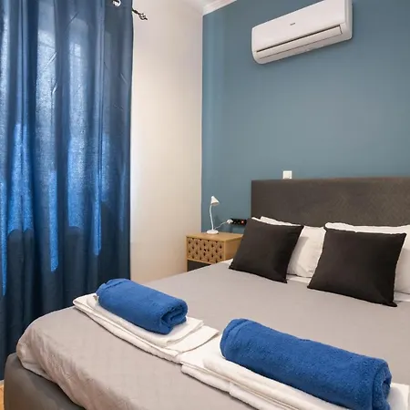 Ruvelis Private Pool