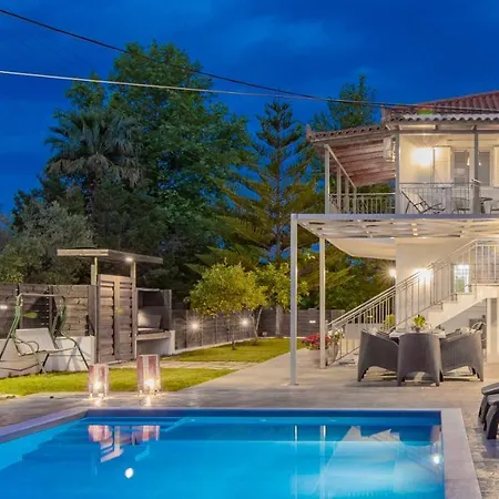 Ruvelis Private Pool