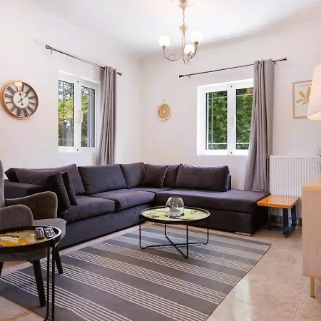 Ruvelis Private Pool Villa Fiolítisz